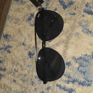 Quay Australia sunglasses; style Vivienne